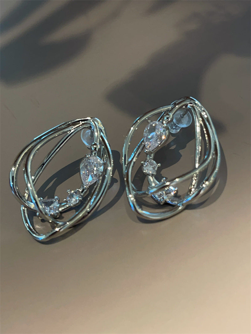 European And American Niche Metallic Design Stereo Irregular Earrings